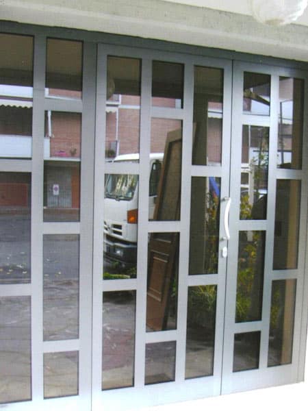 Portoni-condominiali-alluminio-e-vetro-modena